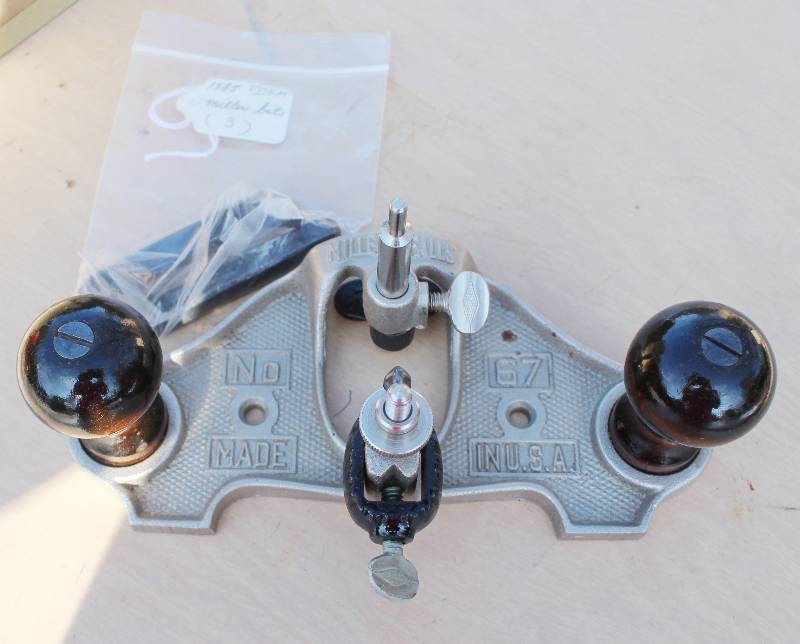 lot 6605 image: Millers Falls Router Plane- No. 67- 3 Cutters Included