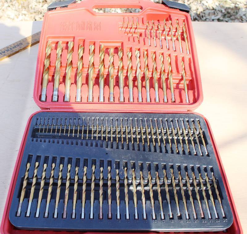 lot 6609 image: Over 100 Drill Bits Set- What a BUNDLE