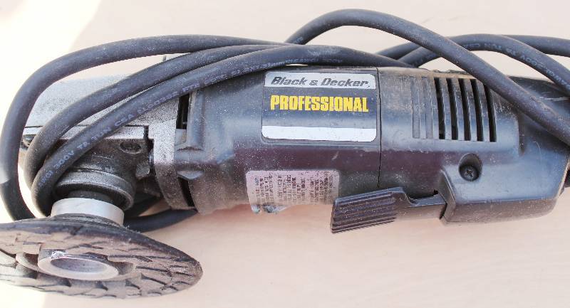 lot 7076 image: Black and Decker Professional Grinder- 10,000 RPM - works