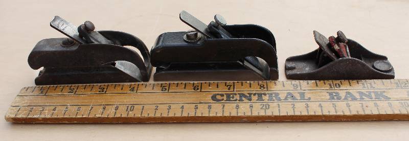 lot 7084 image: Set of 3 Small Planes