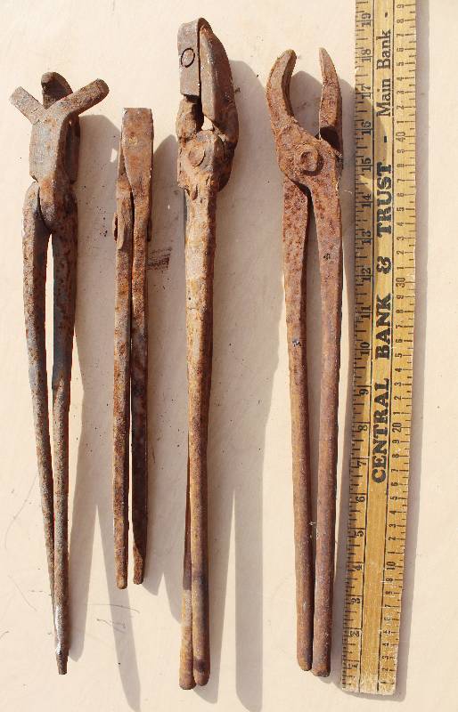 lot 7085 image: Set of 4 Assorted Blacksmith Tongs