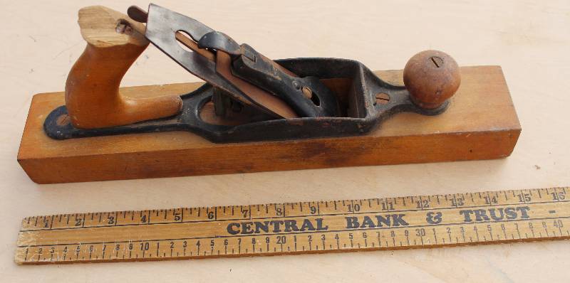 lot 7088 image: Wood Plane