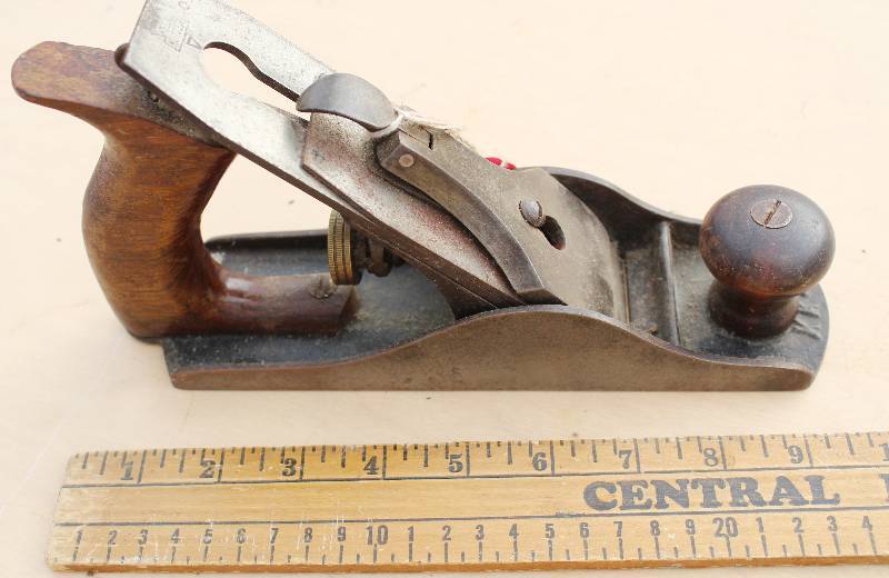 lot 7095 image: Keen Kutter Wood Plane- KK4