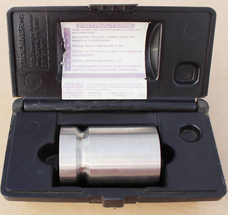 lot 7104 image: 5 lb. Troemner Calibration Weight - In Original Box