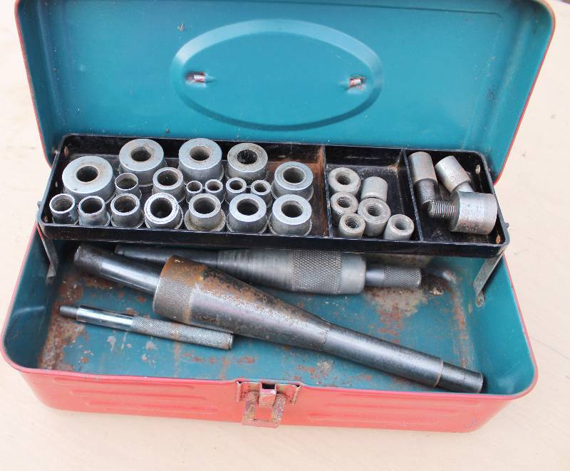 lot 7118 image: Toolbox w Bushing Drivers