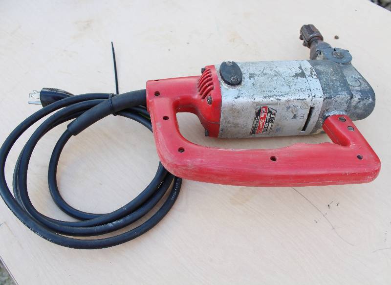 lot 7120 image: Milwaukee 12 Gauge Nibbler - Runs