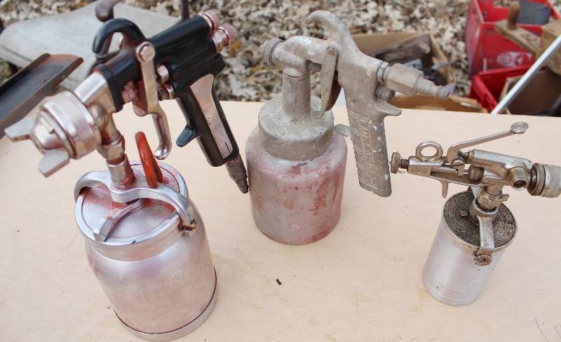 lot 7126 image: Set of 3 Paint Sprayers- Sizes Vary