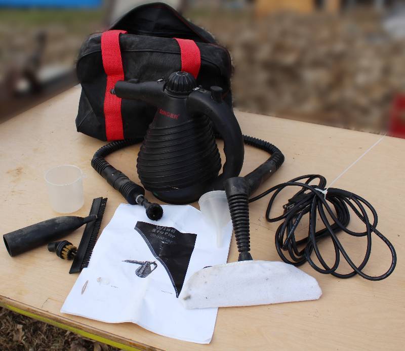 lot 7127 image: Singer Wind Storm Steamer - Parts Included