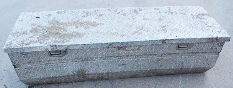 lot 2566 image: Aluminum Truck Toolbox 59 x 20 x 17 high