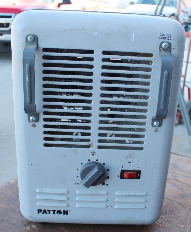 lot 2569 image: Patton Heater - portable - Two Settings and Variable Fan Speeds - WORKS