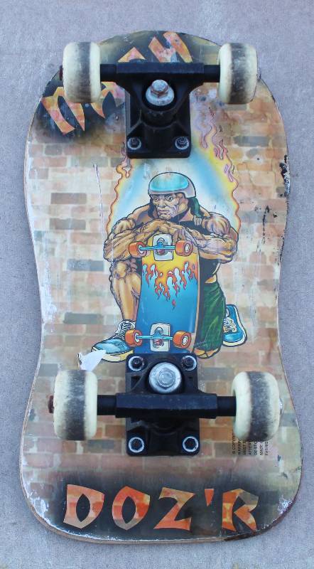 lot 4310 image: Skateboard