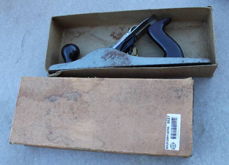 lot 6637 image: Stanley Wood Plane- No. 5- Comes with Original Box- Very Cool