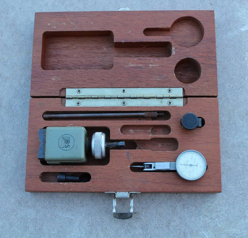 lot 6647 image: Brown & Sharpe Dial Indicator w Magnetic Base- Comes in Nice Wooden Box