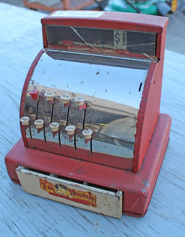 lot 6717 image: Vintage Tom Thumb Toy Cash Register