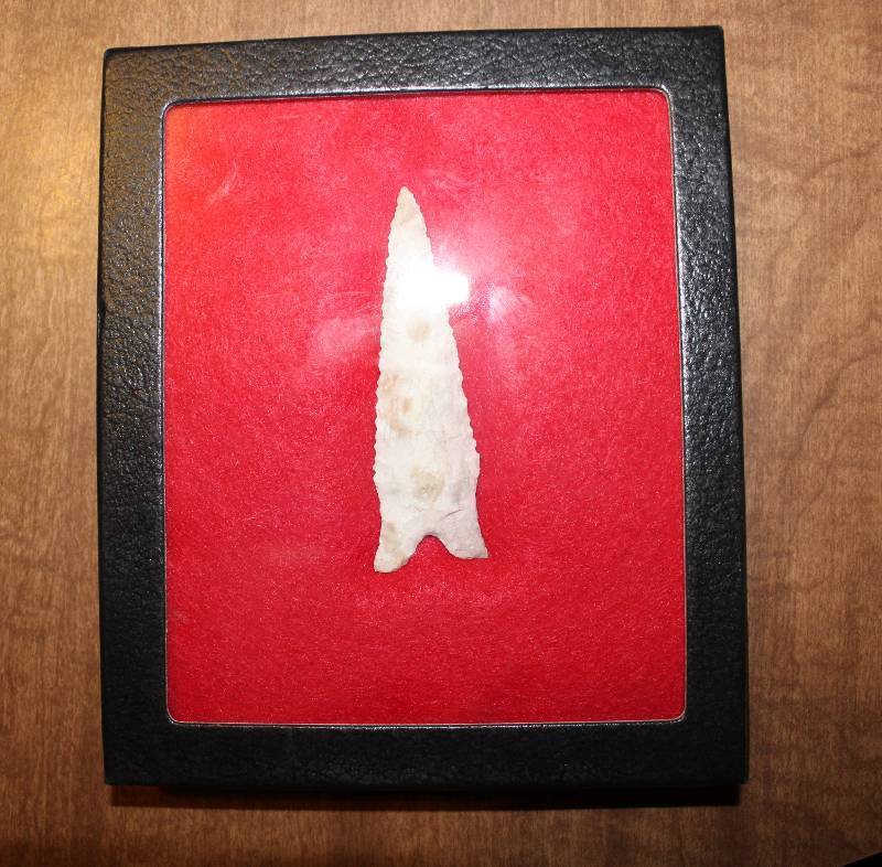 lot 4332 image: Flint Arrowhead - Approx 3.25
