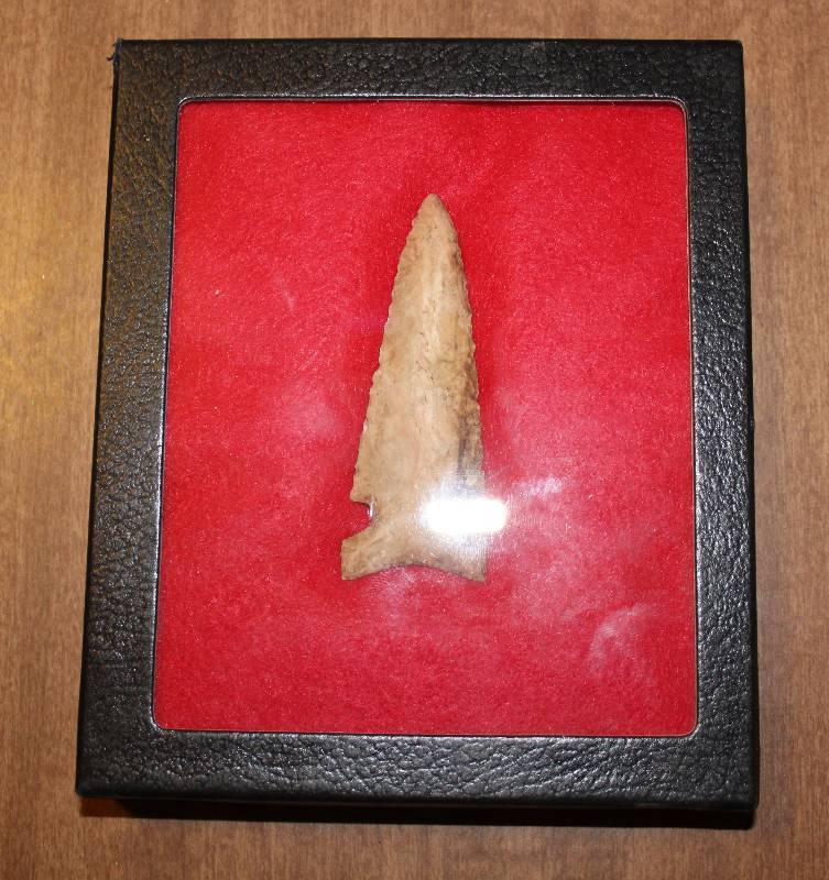 lot 4336 image: Flint Arrowhead Approx. 3.25