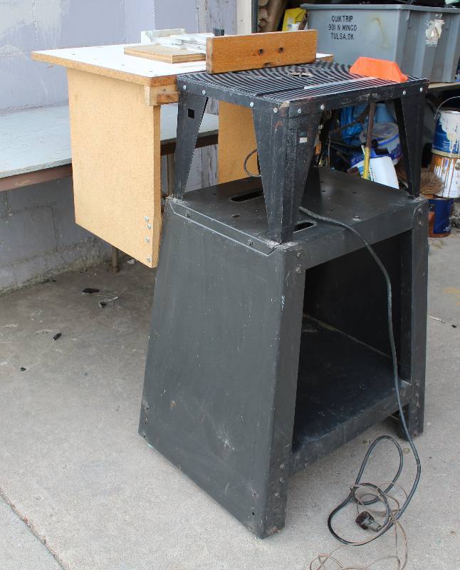 lot 4346 image: Craftsman Router w Table on Stand & Incra Jig - RUNS