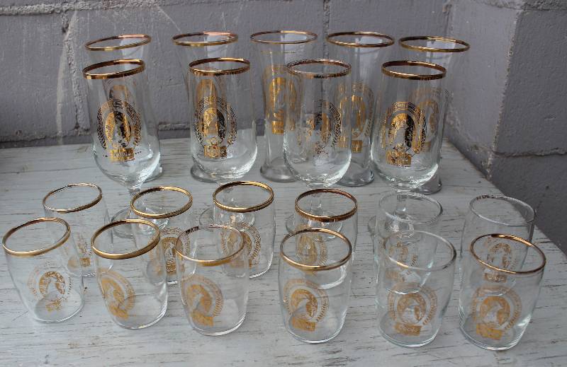lot 4356 image: Lot of Coors Glasses - 5 Pilsner, 4 Stem & 12 small tasting glasses - WOW