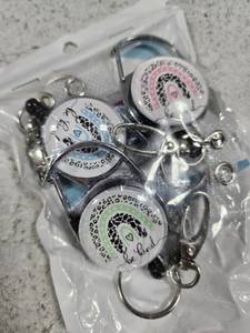 lot 38311 image: Lot of 3 Extendable Badge Clips