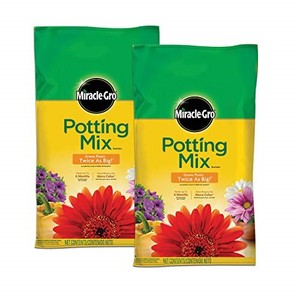 lot 38502 image: Miracle-Gro Potting Mix, 8 qt. (2 Pack)