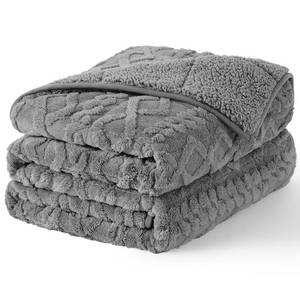 lot 39054 image: Uttermara Weighted Blanket Queen Size 15 Pounds 60 x 80 Inches, Tufted Cable Pattern Weighted Blanket for Adults, Unicolor Ultra-Soft Thick Heavy Blanket for Sofa Full Size Bed, Grey