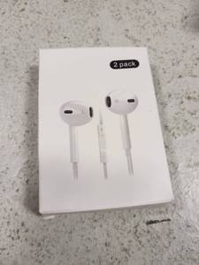 lot 39975 image: 2 Pack Wired Headphones