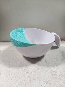 lot 40134 image: Japanese Design Rice Washer Strainer Colanders for Cleaning Vegetable, Fruit, Pasta