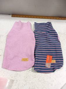 lot 40262 image: Lot of 2 Dog sweaters