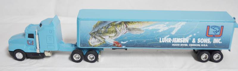 lot 7066 image: ERTL - Die Cast Replica Kenworth T600A - LUHR-JENSEN & SONS INC - Fishing Lures w Trailer - 9200-9214 0833