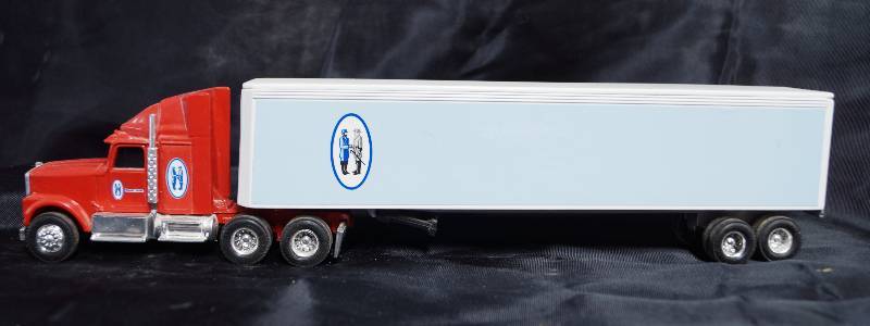 lot 7292 image: ERTL Die Cast Replica Semi Truck 2660G - Mason Dixon Semi Truck and Trailer 920 8812
