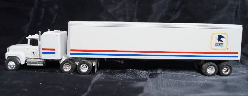 lot 7340 image: ERTL Die Cast Replica FORD 164 LTL-9000 w Sleeper - w Trailer - U.S. POST OFFICE 9200 8812 - Highly Collectible