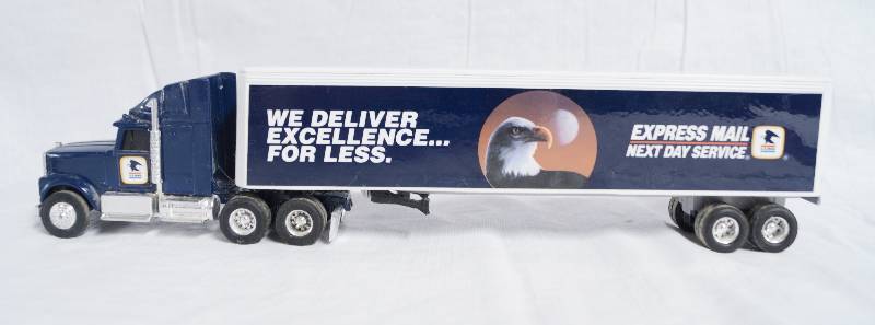 lot 7343 image: ERTL Die Cast Replica International 1310G - w Trailer - U.S. POST OFFICE 9200 8812 - Highly CollectibleEXPRESS MAIL NEXT DAY