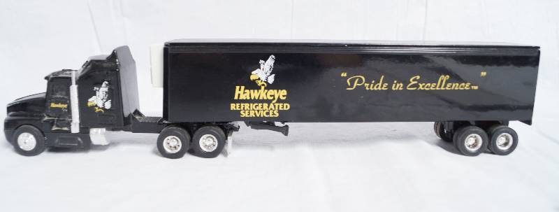 lot 7341 image: ERTL - Die Cast Replica - Kenworth T600A 0840G -w trailer Hawkeye Refrigerated Services - COOL