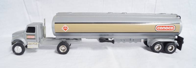 lot 7344 image: ERTL - Die Cast Replica Truck # 3191 - CONOCO FUEL TANKER - WOW