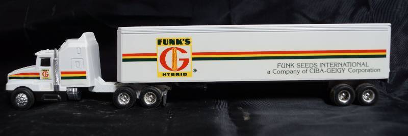 lot 7356 image: ERTL - Die Cast Replica Kenworth T600A 2240G - w Trailer FUNKS SEEDS - COOL 9200 8812