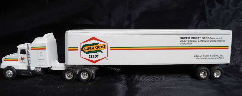 lot 2226 image: ERTL - Die Cast Replica - Kenworth T600A - 1919G Semi Truck w trailer  - SUPER CROST SEEDS - Nice