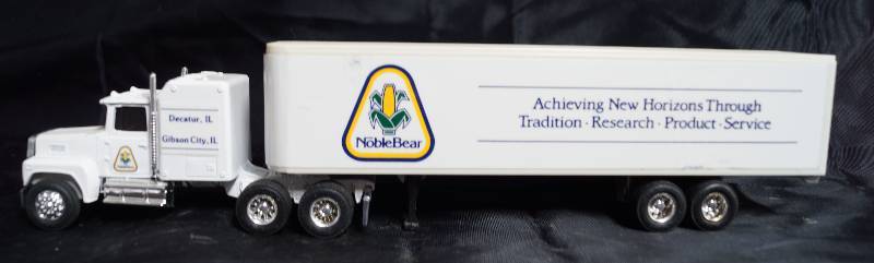 lot 2236 image: ERTL - Die Cast Replica - 164 Ford LTL-9000 w Sleeper Semi Truck w Trailer - NobleBear 1357-7513