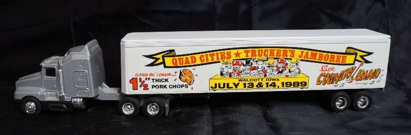 lot 2237 image: ERTL - Die Cast Replica - Kenworth T600A - Semi Truck w trailer  - QUAD CITIES TRUCKERS JAMBOREE - 1989