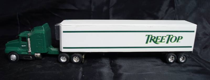 lot 2239 image: ERTL - Die Cast Replica - Kenworth T600A - Semi Truck w trailer  - Tree Top Refrigerated Truck 9200-8214 0283