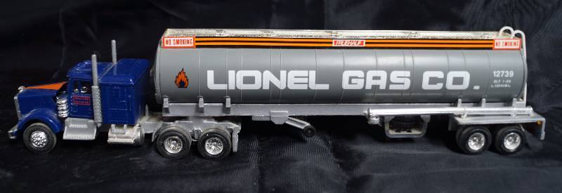 lot 2253 image: LIONEL SEMI Truck and Tanker Trailer - LIONEL TRAINS - LIONEL GAS CO. -  FRUEHAUF - Collectible