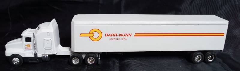lot 2275 image: ERTL - Die Cast Replica Kenworth T600A - 1919G - BARR-NUNN Granger, Iowa - Neato