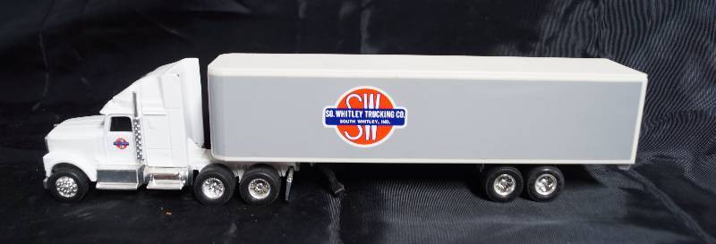 lot 2279 image: ERTL - Die Cast Replica - International Navistar Semi Truck - SO. Whitley Trucking Co. Missouri - COOL