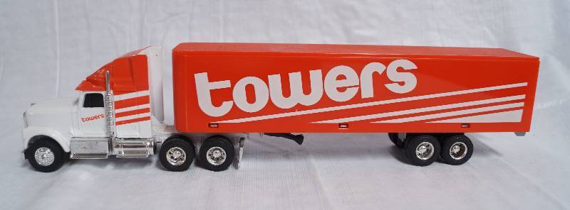 lot 2288 image: ERTL - Die Cast Replica - International Navistar Semi Truck -  TOWERS - Collectible