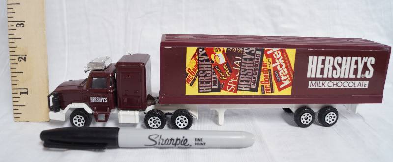 Die Cast Replica Truck & Trailer - corgi - Hershey's Brand