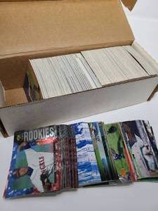lot 172 image: 1994 Upper Deck Baseball Trading Card Set