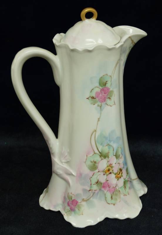 lot 1275 image: Very Old, Vintage Bavaria small pitcher  creamer numbered 4270