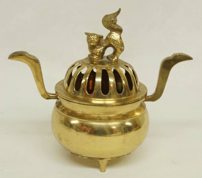 lot 1264 image: Brass Incense Holder - Features Mythical Cat  Lion  Tiger  Fox type animal on removable lid - COOL