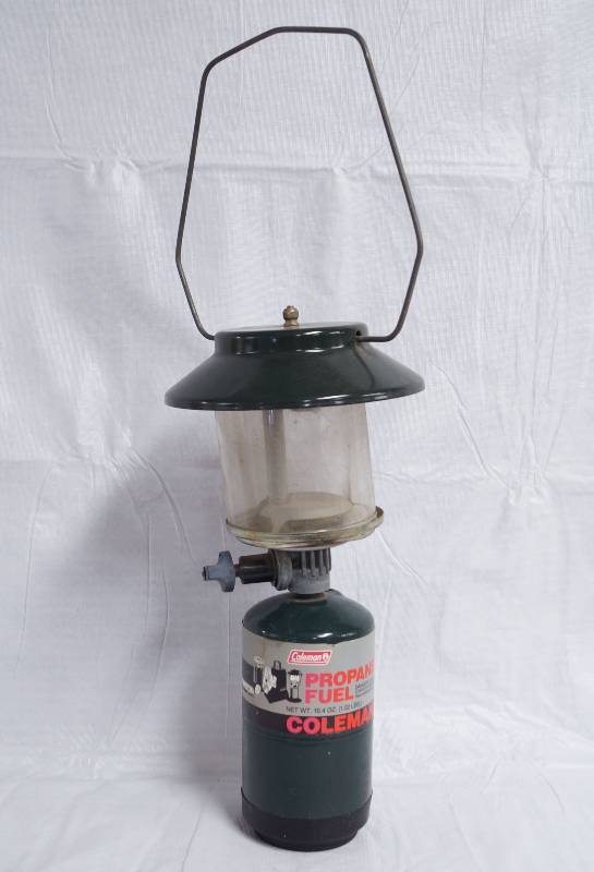 lot 9072 image: Coleman Lantern -  Single Mantle w globe and handle - Mfg 04 88 - Get ready for camping season