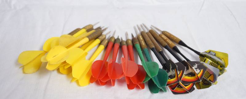 lot 9077 image: Big Lot of DARTS - Metal Tipped - In good shape