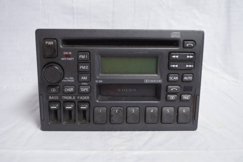 lot 2340 image: Factory VOLVO AM-FM-CD Changer Head Unit RADIO